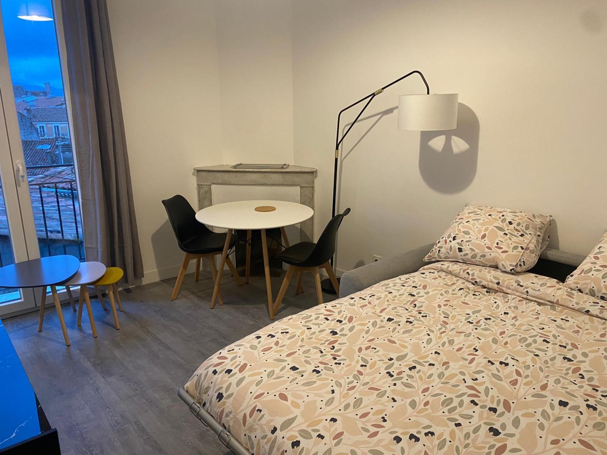 Bel Appartement T1 30M2 Centre Historique โอบาญ ภายนอก รูปภาพ